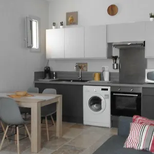 St Remy De Provence Proche Centre - Parking Prive Appartement Saint-Rémy-de-Provence