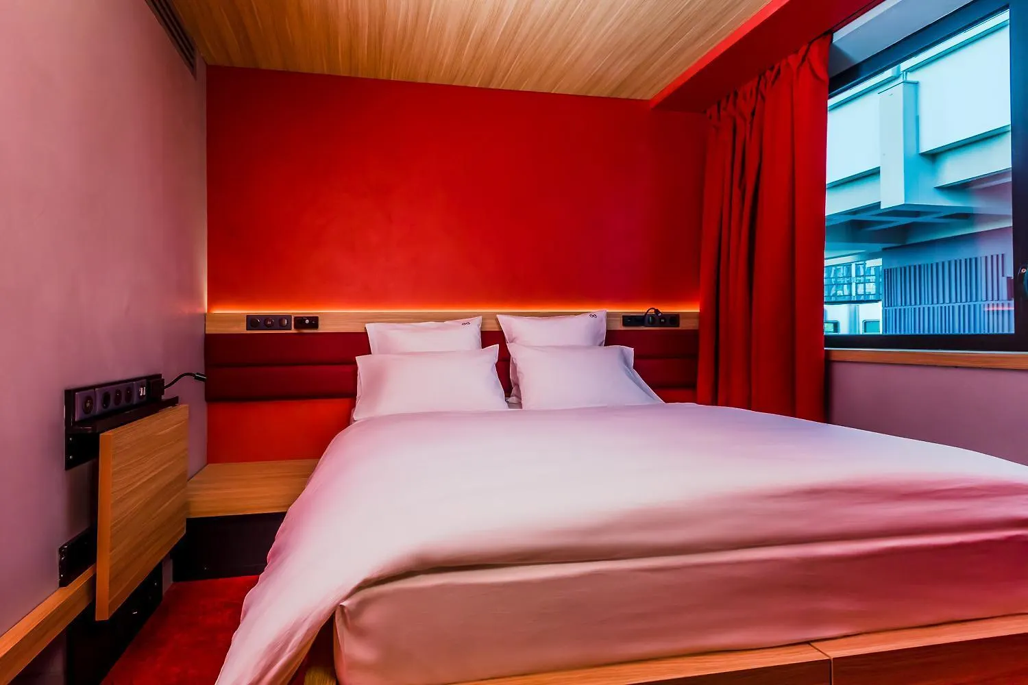 *** Hotel Yooma Urban Lodge Tour Eiffel Paris France